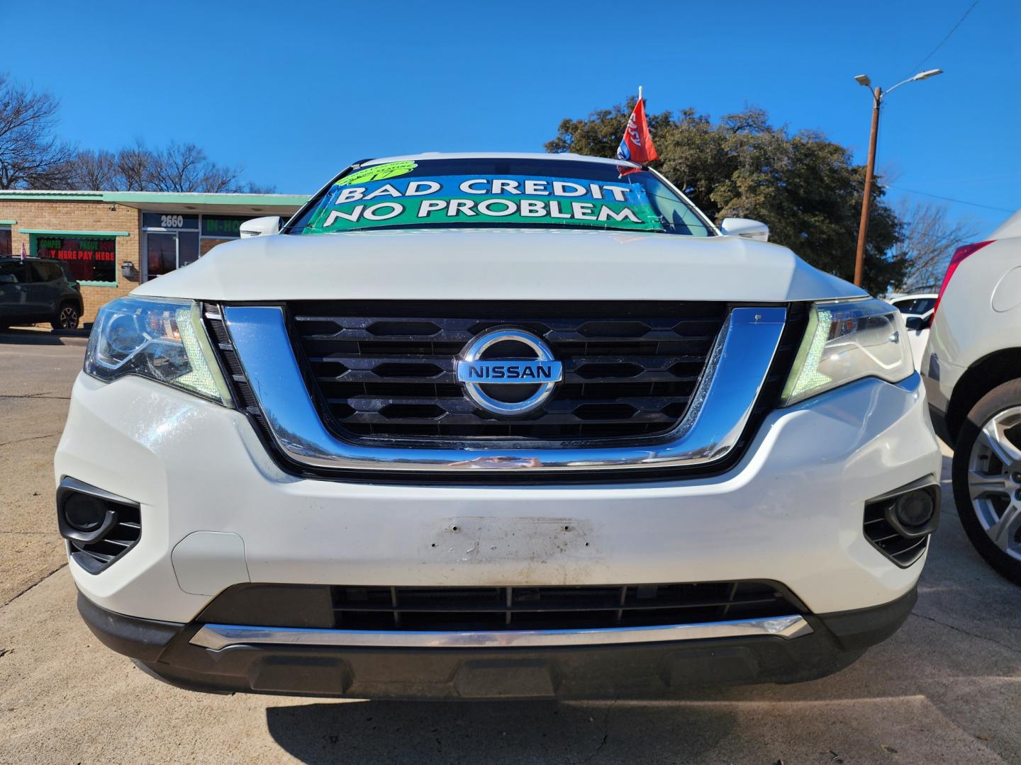 2017 WHITE Nissan Pathfinder S (5N1DR2MN8HC) , AUTO transmission, located at 2660 S.Garland Avenue, Garland, TX, 75041, (469) 298-3118, 32.885551, -96.655602 - Welcome to DallasAutos4Less, one of the Premier BUY HERE PAY HERE Dealers in the North Dallas Area. We specialize in financing to people with NO CREDIT or BAD CREDIT. We need proof of income, proof of residence, and a ID. Come buy your new car from us today!! This is a SUPER CLEAN 2017 NISSAN PAT - Photo#9